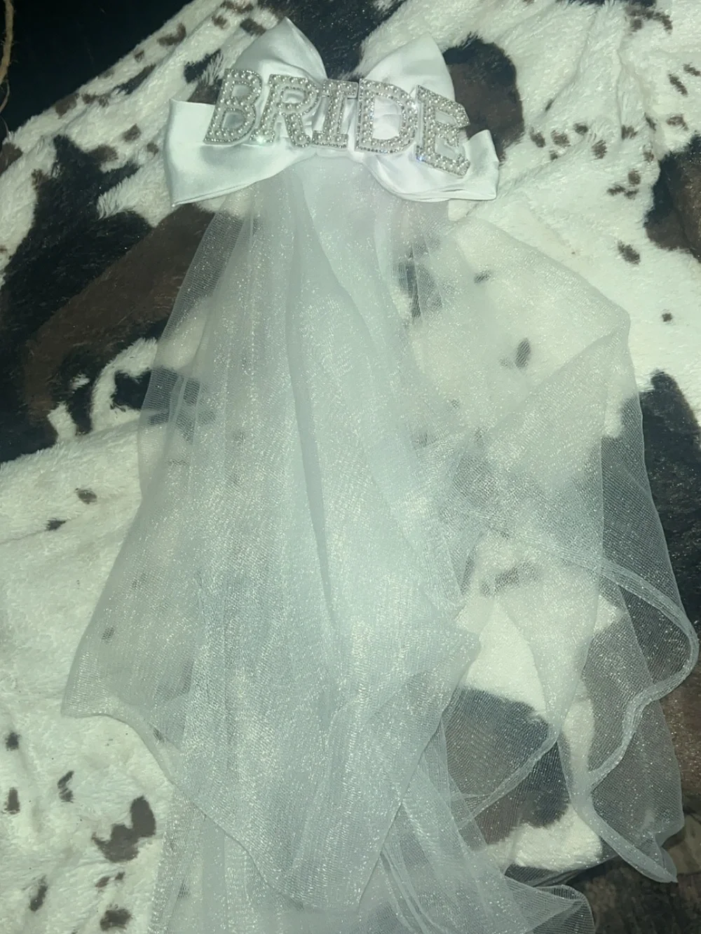 White 'Bride'Veil with Sparkling Bow Accent hair clip